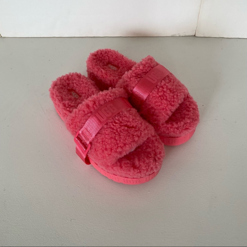 NWOB UGG Women's Fluffita Sheepskin Slipper Slide Sandals